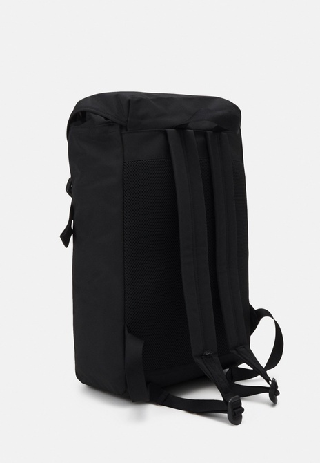 EXCLUSIVE FLAT BP43 GRAPHIC - Backpack BLACK Calvin Klein — Фото, Картинка BAG❤BAG Купить оригинал Украина, Киев, Житомир, Львов, Одесса ❤bag-bag.com.ua