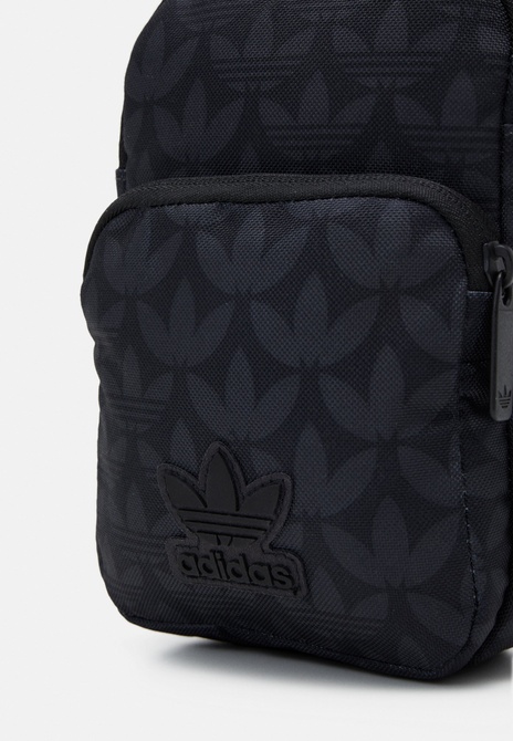MONO FEST Bag UNISEX - Crossbody Bag BLACK Adidas — Фото, Картинка BAG❤BAG Купить оригинал Украина, Киев, Житомир, Львов, Одесса ❤bag-bag.com.ua