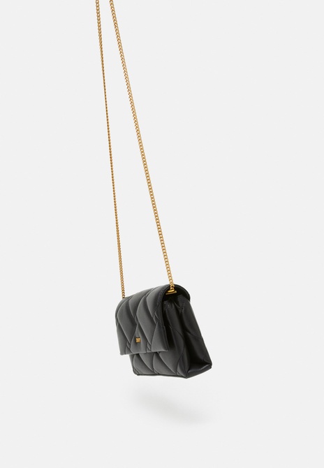 WILLOW - Crossbody Bag Black / Gold DKNY — Фото, Картинка BAG❤BAG Купить оригинал Украина, Киев, Житомир, Львов, Одесса ❤bag-bag.com.ua