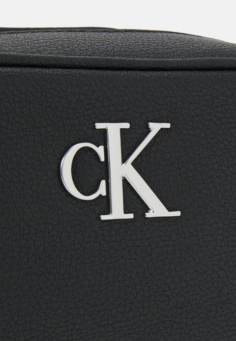 CAMERA Bag - Crossbody Bag BLACK Calvin Klein — Фото, Картинка BAG❤BAG Купить оригинал Украина, Киев, Житомир, Львов, Одесса ❤bag-bag.com.ua