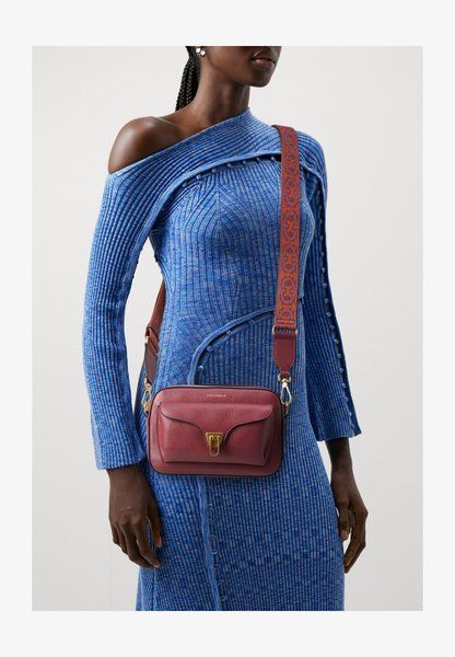 Coccinelle Beat Cross Body Bag BORDEAUX BG147177COC &mdash; фото 1 из 6