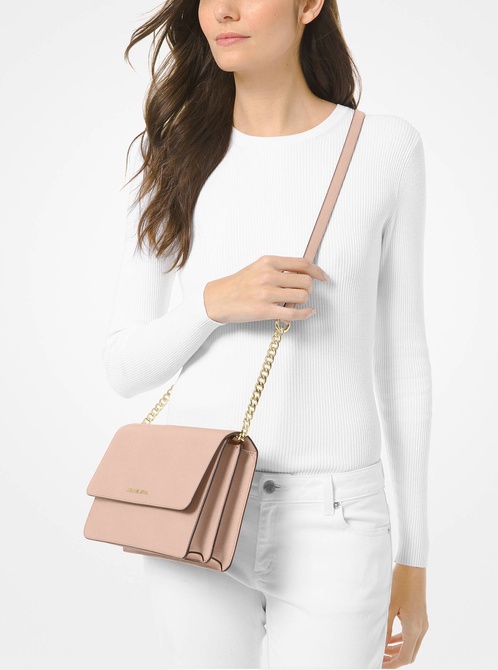 Daniela Large Saffiano Leather Crossbody Bag SOFT PINK MICHAEL KORS — Фото, Картинка BAG❤BAG Купить оригинал Украина, Киев, Житомир, Львов, Одесса ❤bag-bag.com.ua