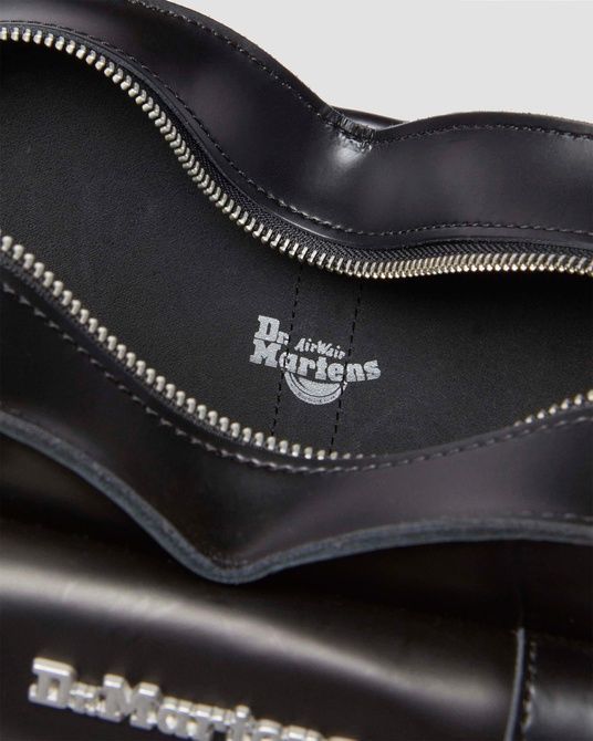 Dr. Martens Brush Off Leather Heart Shaped Bag Khaki black AD015772 &mdash; фото 7 з 9