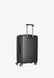 Verona 4 Rollen Wheeled Suitcase DARK BLACK GUESS — 2/5 Фото, Картинка BAG❤BAG Придбати оригінал Україна, Київ, Житомир, Львів, Одеса ❤bag-bag.com.ua