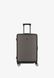 Verona 4 Rollen Wheeled Suitcase DARK BLACK GUESS — 1/5 Фото, Картинка BAG❤BAG Купить оригинал Украина, Киев, Житомир, Львов, Одесса ❤bag-bag.com.ua