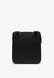 Lacoste CHANTACO - Camera Bag BLACK NH2815CE &mdash; фото 5 из 7