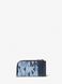 Cooper Graphic Logo Zip-Around Wallet Деним MICHAEL KORS — 2/2 Фото, Картинка BAG❤BAG Придбати оригінал Україна, Київ, Житомир, Львів, Одеса ❤bag-bag.com.ua