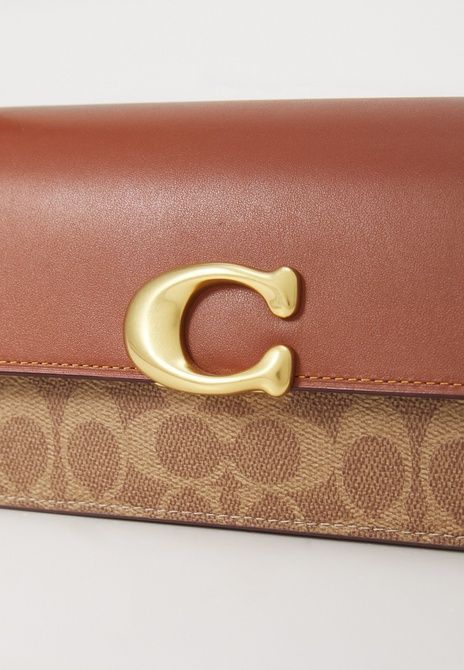 COACH Coated Signature Zoe Shoulder Bag Handbag Tan Caramel CAM19-B4XHG &mdash; фото 4 из 5