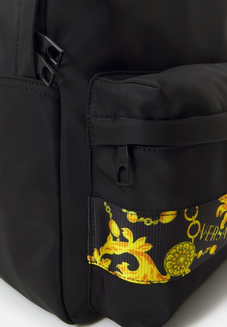 RANGE ICONIC LOGO SKETCH BagS UNISEX - Backpack Black / Gold Versace — Фото, Картинка BAG❤BAG Купить оригинал Украина, Киев, Житомир, Львов, Одесса ❤bag-bag.com.ua