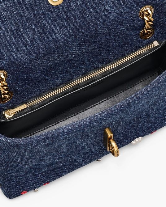 MARC JACOBS The Trinket Charm Denim Dual Chain Mini Bag MEDIUM WASH MULTI 2R5SMN017S02 &mdash; фото 4 из 6