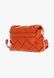 ZAINA FLAP - Crossbody Bag ORANGE GUESS — 4/4 Фото, Картинка BAG❤BAG Купить оригинал Украина, Киев, Житомир, Львов, Одесса ❤bag-bag.com.ua