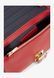 TOMMY HILFIGER Her Chain Crossover Cross Body Bag RED AW0AW17403-XLI &mdash; фото 3 из 4