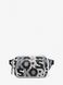 Cooper Graphic Logo Sling Pack BLACK COMBO MICHAEL KORS — 1/2 Фото, Картинка BAG❤BAG Придбати оригінал Україна, Київ, Житомир, Львів, Одеса ❤bag-bag.com.ua