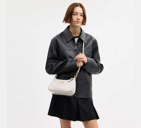 kannnaRHODE SKIN TERRY BAG/ ハイライトミルク ᐉ COACH Teri Shoulder Bag In Signature Leather With Heart Charm