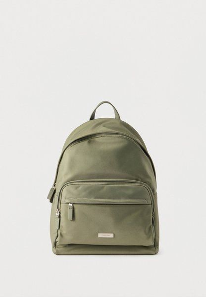 Calvin Klein Sleek Round Backpack Unisex Backpack Deep Lichen Green Deep Lichen Green LV04D3143G-LDI &mdash; фото 1 из 4