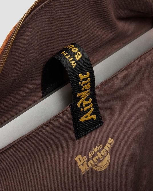Dr. Martens Weekender Soft Leather Bag Cashew Ambassador 41697200 &mdash; фото 7 з 8
