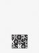 Cooper Graphic Logo Billfold Wallet BLACK COMBO MICHAEL KORS — 1/2 Фото, Картинка BAG❤BAG Придбати оригінал Україна, Київ, Житомир, Львів, Одеса ❤bag-bag.com.ua