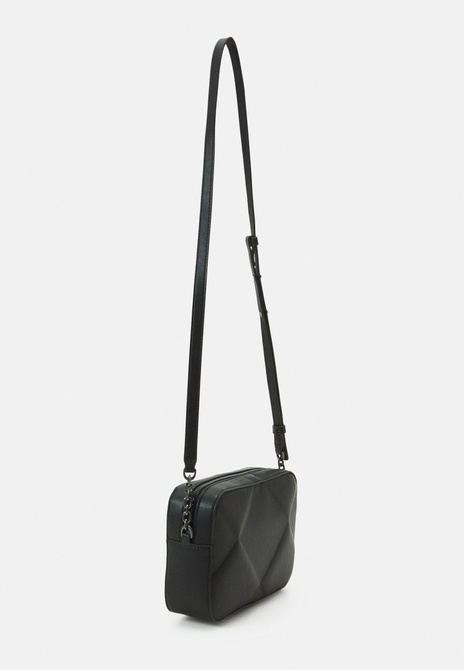 LOCK QUILT Bag - Crossbody Bag BLACK Calvin Klein — Фото, Картинка BAG❤BAG Купить оригинал Украина, Киев, Житомир, Львов, Одесса ❤bag-bag.com.ua