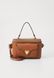 Coccinelle Beat Generation Wash Bag Cognac Cognac E5 TFK 55 01 01-W11 &mdash; фото 1 з 4