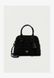 Pinko Bowling Bag Medium Cross Body Bag Nero / Antique gold-coloured 105906--Z99Q &mdash; фото 5 из 5
