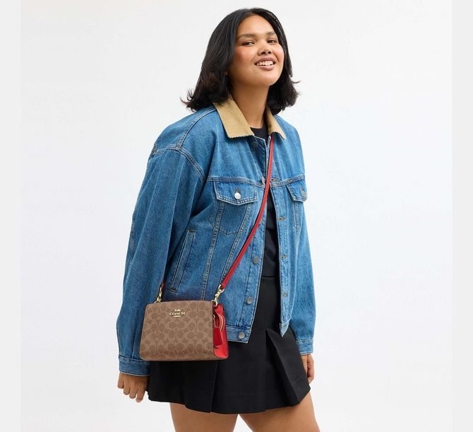 COACH Gia Crossbody Bag In Signature Canvas Im / Tan / Carnation CCK77 &mdash; фото 3 из 7