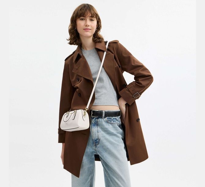 COACH Mini Rowan Crossbody Bag Gold / Chalk CW328 &mdash; фото 3 из 10