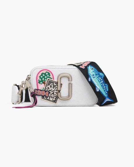 MARC JACOBS The Camp Patchwork Denim Snapshot LIGHT WASH 2P6HCR003H02 &mdash; фото 1 из 7