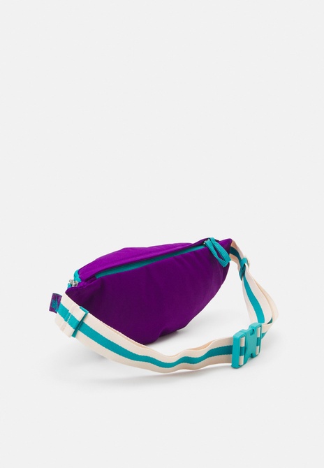 HERITAGE UNISEX - Belt Bag Disco purple / Teal Nike — Фото, Картинка BAG❤BAG Купить оригинал Украина, Киев, Житомир, Львов, Одесса ❤bag-bag.com.ua
