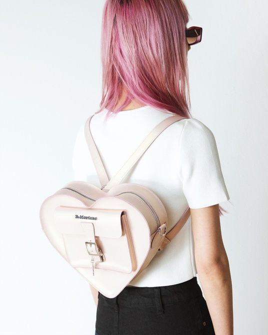 Dr. Martens Heart Bag Metallic Shift Leather Backpack Powder Pink+Gold SHIFT LEATHER 40754650 &mdash; фото 2 з 11