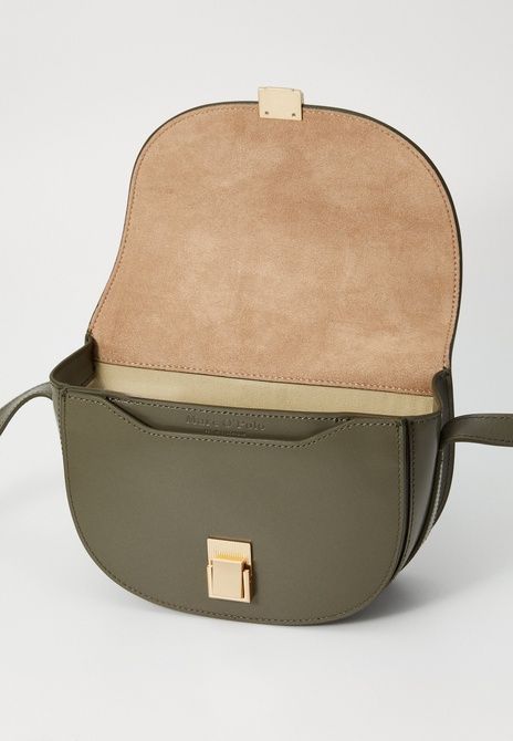 Marc O'Polo Cross Body Bag Dark Mossy Olive Dark Mossy Olive 50912210702203 &mdash; фото 3 з 5