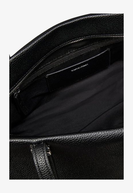 Calvin Klein Emblem Pebble Tote Handbag Black BLACK LV04F3424G-UB1 &mdash; фото 4 из 4