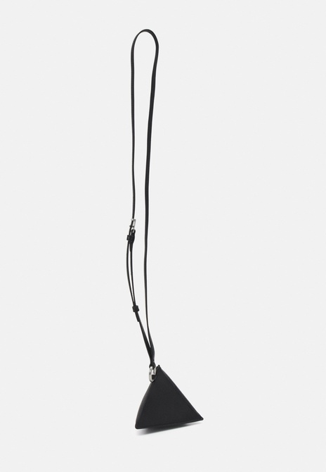 BROOK POUCH WITH STRAP - Crossbody Bag BLACK Calvin Klein — Фото, Картинка BAG❤BAG Купить оригинал Украина, Киев, Житомир, Львов, Одесса ❤bag-bag.com.ua