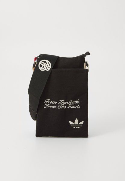 Adidas Fc Bayern Munich 3Rd Small Bag Cross Body Bag Black / Halo Ivory VU501-JX0645 &mdash; фото 1 з 4