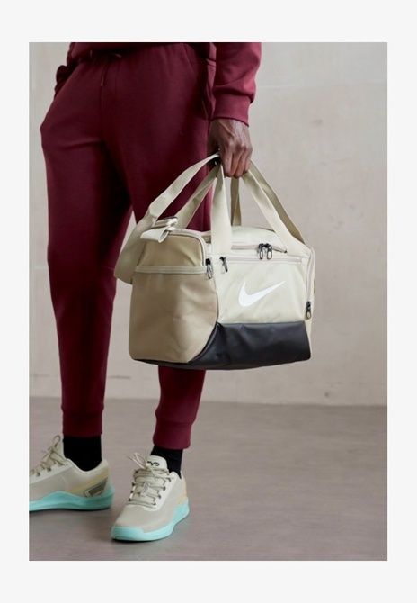 Nike Brasilia Xs Duffle 25L Unisex Sports Bag Desert Khaki / Black / Sail DM3977-253 &mdash; фото 2 з 8