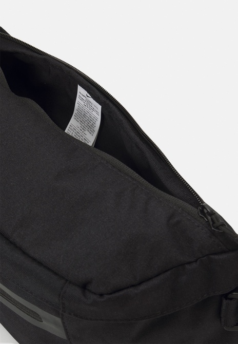 ELEMENTAL UNISEX - Belt Bag Black / Anthracite Nike — Фото, Картинка BAG❤BAG Купить оригинал Украина, Киев, Житомир, Львов, Одесса ❤bag-bag.com.ua