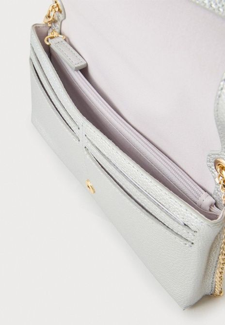 Lacoste Clutch Silver-coloured NF9022WC-C79 &mdash; фото 4 из 5