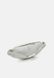 HERITAGE UNISEX - Belt Bag Light silver / Light silver / Phantom Nike — 2/5 Фото, Картинка BAG❤BAG Купить оригинал Украина, Киев, Житомир, Львов, Одесса ❤bag-bag.com.ua