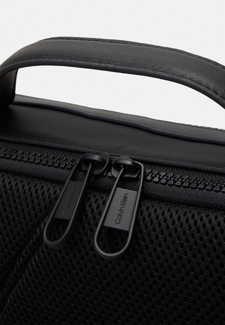 MUST CONV LAPTOP Bag UNISEX - Briefcase - black BLACK Calvin Klein — Фото, Картинка BAG❤BAG Купить оригинал Украина, Киев, Житомир, Львов, Одесса ❤bag-bag.com.ua