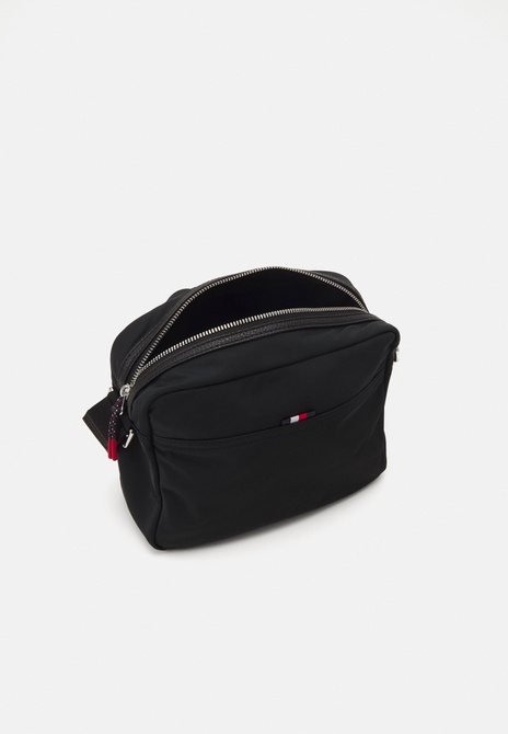 FUNC MINI MESSENGER UNISEX - Crossbody Bag BLACK TOMMY HILFIGER — Фото, Картинка BAG❤BAG Купить оригинал Украина, Киев, Житомир, Львов, Одесса ❤bag-bag.com.ua