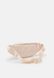 HERITAGE UNISEX - Belt Bag Guava ice / Amber brown Nike — 2/6 Фото, Картинка BAG❤BAG Купить оригинал Украина, Киев, Житомир, Львов, Одесса ❤bag-bag.com.ua