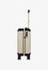 WILDER TRAVEL - Wheeled suitcase Sand logo GUESS — 3/4 Фото, Картинка BAG❤BAG Купить оригинал Украина, Киев, Житомир, Львов, Одесса ❤bag-bag.com.ua