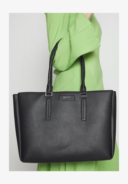 DRESSED SLIM TOTE SET - Handbag BLACK Calvin Klein — Фото, Картинка BAG❤BAG Купить оригинал Украина, Киев, Житомир, Львов, Одесса ❤bag-bag.com.ua