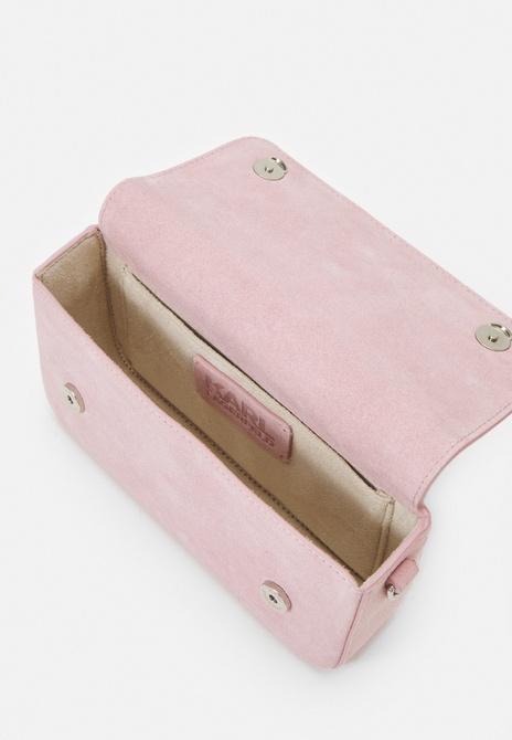 ESSENTIAL FLAP - Crossbody Bag Pink mist KARL LAGERFELD — Фото, Картинка BAG❤BAG Купить оригинал Украина, Киев, Житомир, Львов, Одесса ❤bag-bag.com.ua
