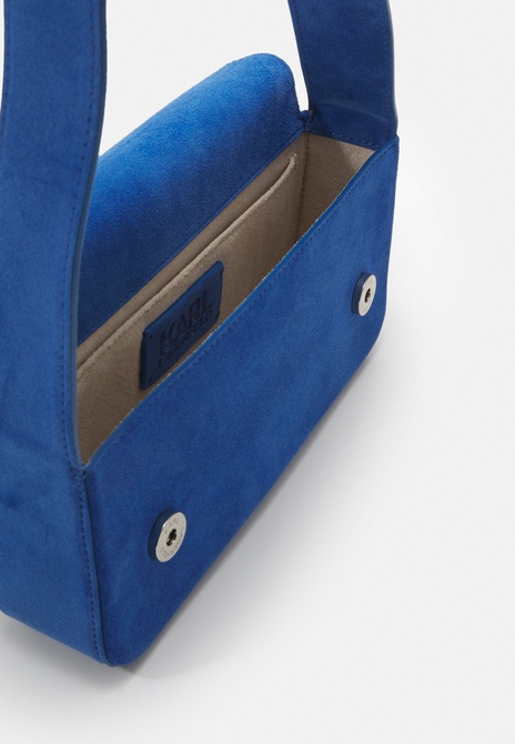 ESSENTIAL FLAP - Handbag ROYAL BLUE KARL LAGERFELD — Фото, Картинка BAG❤BAG Купить оригинал Украина, Киев, Житомир, Львов, Одесса ❤bag-bag.com.ua