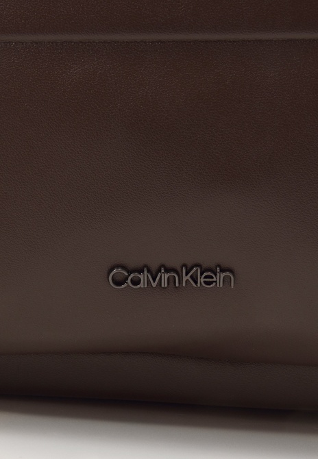ELEVATED UNISEX - Backpack Java brown smooth Calvin Klein — Фото, Картинка BAG❤BAG Купить оригинал Украина, Киев, Житомир, Львов, Одесса ❤bag-bag.com.ua
