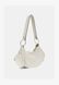 ECO GEMMA - Handbag Creme GUESS — 2/2 Фото, Картинка BAG❤BAG Придбати оригінал Україна, Київ, Житомир, Львів, Одеса ❤bag-bag.com.ua