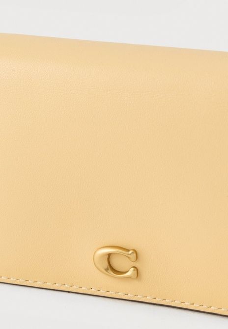COACH Essential Slim Card Case Wallet VANILLA CR990-B4/VN &mdash; фото 4 из 4