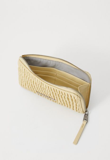 Calvin Klein Ruched Long Zip Wallet Parsnip Parsnip LV04K1085G &mdash; фото 3 з 4