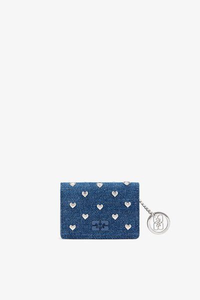 GANNI Bou Card Holder with Flap and Heart Studs in Denim Faded Denim B3010120 &mdash; фото 1 з 3