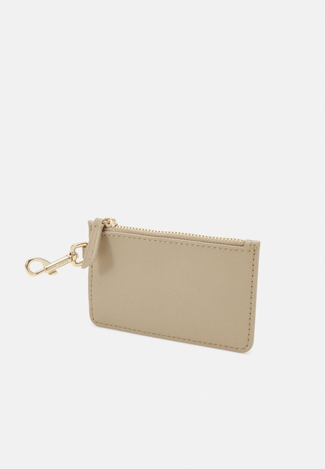 MONOTYPE HALF MOON CROSSOVER - Crossbody Bag Beige TOMMY HILFIGER — Фото, Картинка BAG❤BAG Купить оригинал Украина, Киев, Житомир, Львов, Одесса ❤bag-bag.com.ua